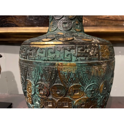 420 - Chinese, Qianlong mark and period (1735-1796)An important Imperial bronze and gilt vaseOf baluster f... 