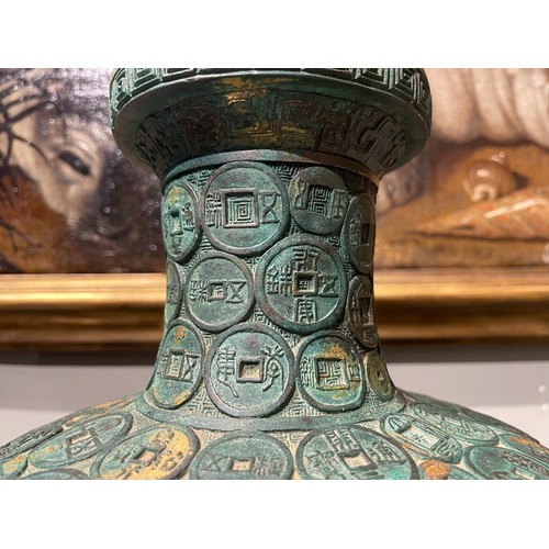 420 - Chinese, Qianlong mark and period (1735-1796)An important Imperial bronze and gilt vaseOf baluster f... 
