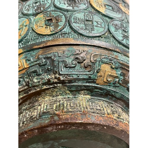 420 - Chinese, Qianlong mark and period (1735-1796)An important Imperial bronze and gilt vaseOf baluster f... 