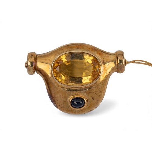 14 - A yellow gold citrine and sapphire necklace claspDimensions: Approx. 3 cm. (W)Total weight: Approx. ... 