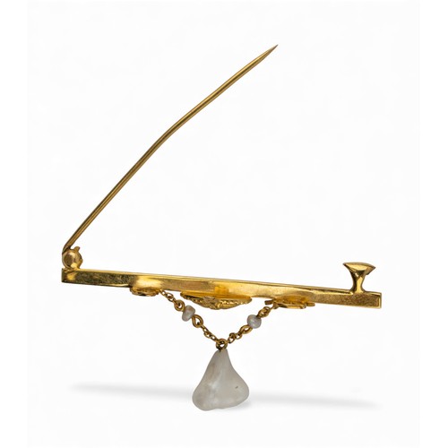 16 - George V, A Royal presentation broochWith a hanging baroque natural pearl, complete with a fitted to... 