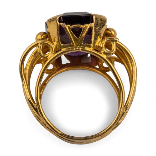 52 - Circa 1950A colour change synthetic sapphire and gold wirework dress ringWeight: Approx. 16.64 grams... 