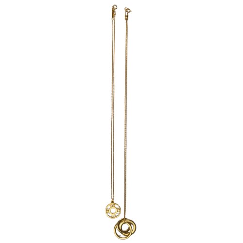 8 - Tiffany & CoA triple interlocking circles pendant, 18k gold. On a fine trace-link chain.Together... 