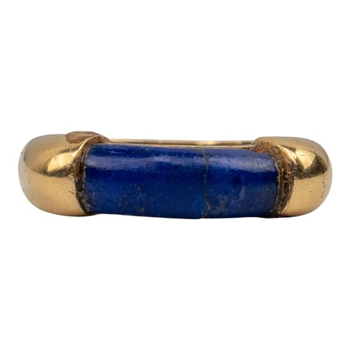 9 - Chaumet, Paris, A lapis lazuli and 18k yellow gold ringSigned 'Chaumet, Paris' to the inside(Lapis a... 