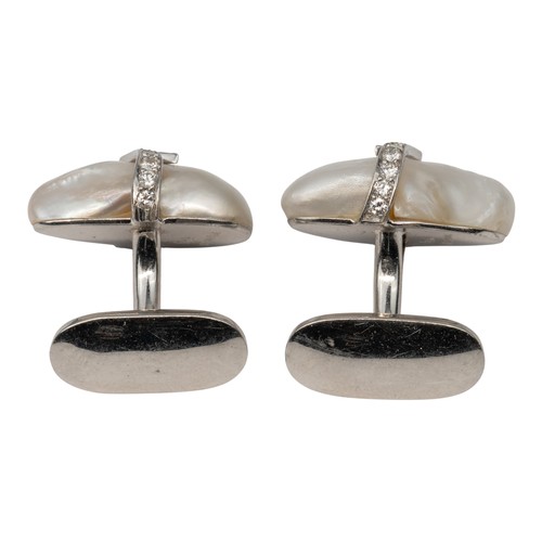 59 - A very unusual set of cufflinks, buttons and studs, by American jeweller William RuserThe cufflinks ... 