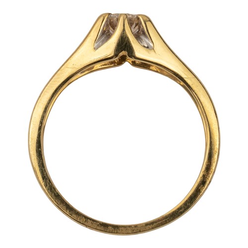 98 - A brilliant-cut diamond single-stone ring, mounted in 18k yellow gold. Coronet-style mount with bifu... 