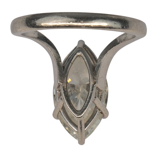 120 - A fine marquise diamond single-stone ring, weighing approx. 3.80 cts.The marquise diamonds of fine s... 