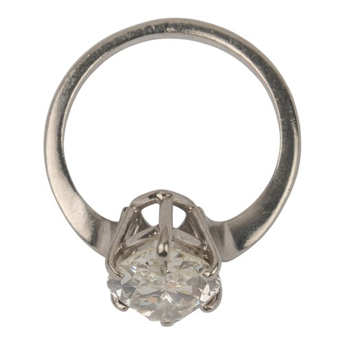 120 - A fine marquise diamond single-stone ring, weighing approx. 3.80 cts.The marquise diamonds of fine s... 