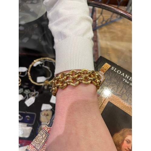 119 - A very fine two-tone 18k gold bracelet, circa 1940sIn excellent conditionTotal length: Approx. 18 cm... 