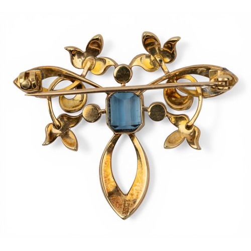 39 - Edwardian, A 15ct gold blue topaz and split pearl broochSet to the centre with a rectangular-shaped ... 