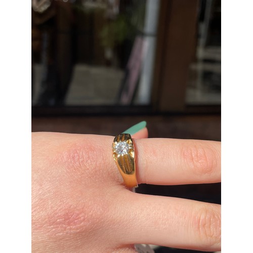2A - Antique, A cushion-shaped diamond and 18k gold ring, circa 1900The cushion-shaped diamond set with t... 