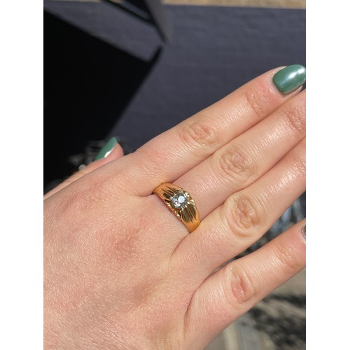 2A - Antique, A cushion-shaped diamond and 18k gold ring, circa 1900The cushion-shaped diamond set with t... 