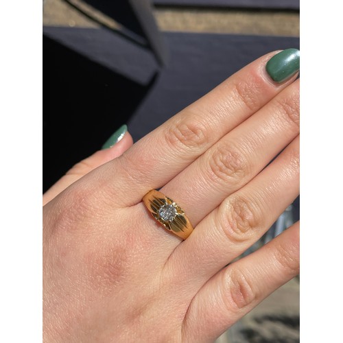 2A - Antique, A cushion-shaped diamond and 18k gold ring, circa 1900The cushion-shaped diamond set with t... 