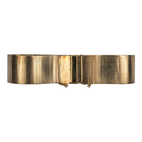 14 - 1970s, A highly flexible 9k gold textured braceletWidth: 1.6 cm.Total weight: Approx. 53.3 g.... 