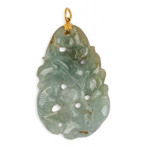 22 - A pale celadon and green nephrite bead necklaceTogether with a carved jadeite carp and lotus scroll ... 