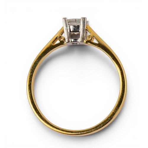 39 - A princess-cut diamond single-stone ringMounted in 18k white and yellow gold and engraved '0.33' cor... 