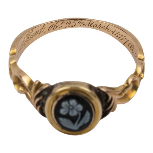 6 - Victorian, A cabochon garnet and rose-cut diamond gold-mounted star broochTogether with a small Vict... 