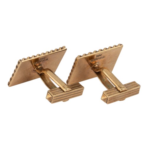26 - A pair of 9ct gold, lapis lazuli and tiger's eye cufflinks, dated 1976Of rectangular shape with chec... 