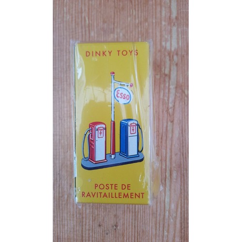 276 - One Boxed French Dinky Toys sets ESSO Petrol Pump / Poste De Ravitaillement (in original cellophane ... 