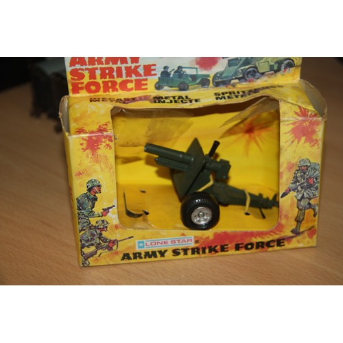 15 - Boxed Lone Star Toys Army Strike Force 25lb Field Gun in excellent condition. Ref LST 1522