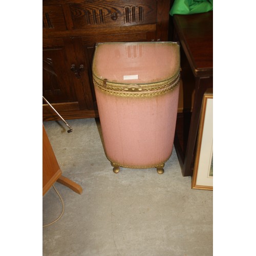 137 - Lloyd Loom Linen Basket in Pink