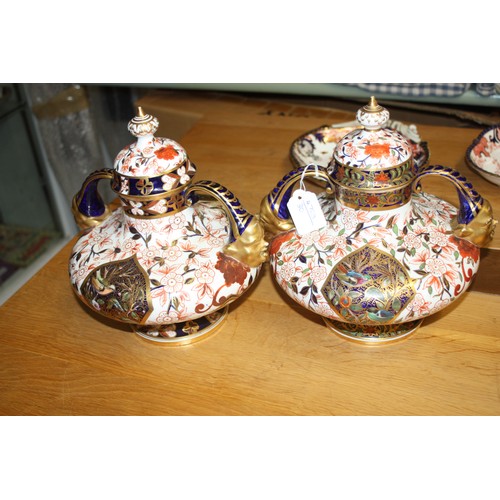 204 - A Near Pair of Royal Crown Derby Lidded Jars - 10