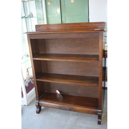 116 - Art Deco Oak Three-Shelf Bookcase
36