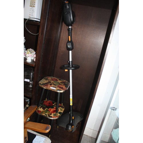 95 - McCulloch Cordless Strimmer (needs a Battery and Charger)
