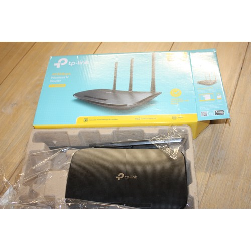 75 - Boxed TP-link 450Mbps Wireless N Router Model Number TL-WR940N (Unused)