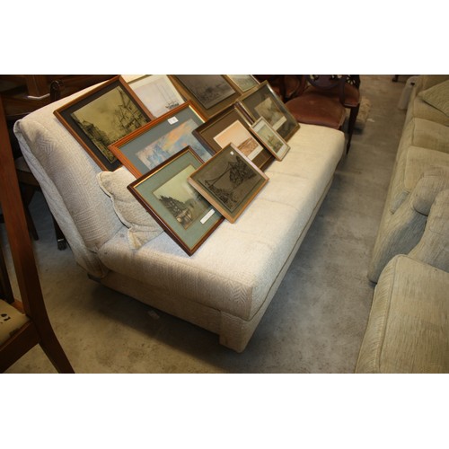 121 - Two-Seater Bed Settee