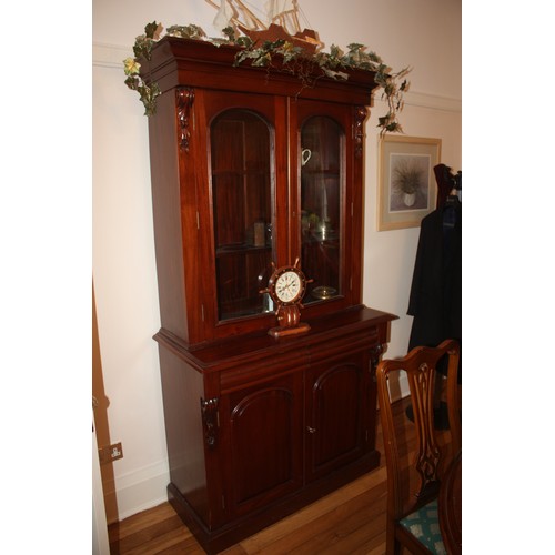 150 - Victorian Reproduction Mahogany Display Cabinet (approx 81