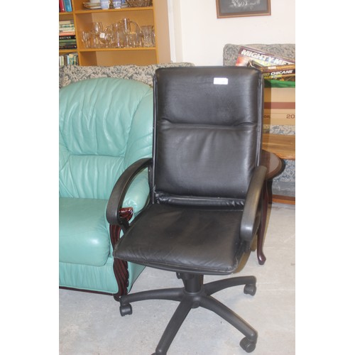 146 - Black Faux Leather Upholstered Office Chair