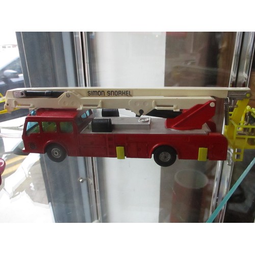 118 - Corgi Toys Die Cast Simon Snorkel Fire Ladder