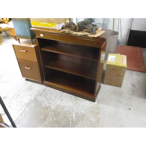 94 - Mahogany Three-Shelf Bookcase (3' W x 12.5