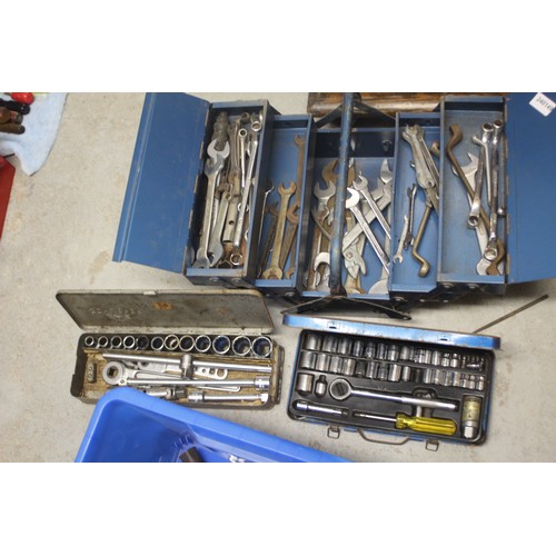 118 - Very Large Quantity of Good Quality Car Tools:  Spanners and Socket Wrench Sets