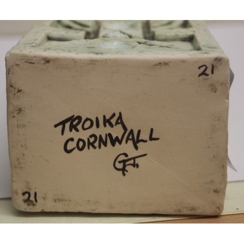 55 - Troika (Cornwall) Coffin Vase - 11