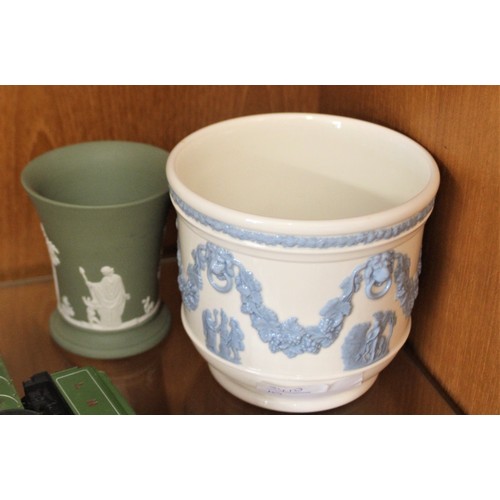 130 - Wedgwood:  A Wedgwood Blue on White Embossed Queens-Ware Plant Pot (4.5