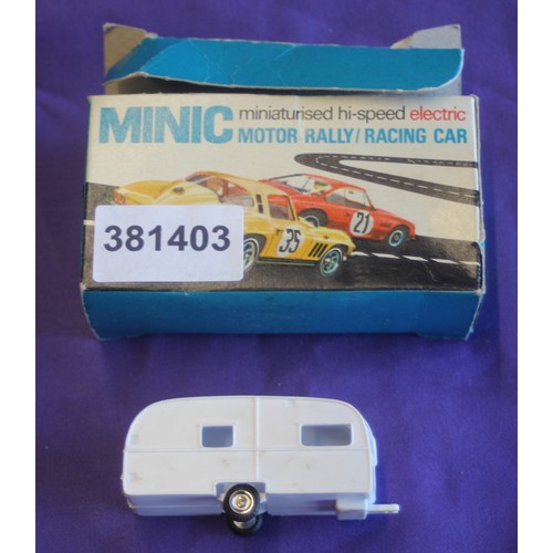 221 - Boxed Tri-ang Minic M/1553 Caravan