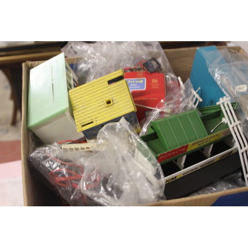 53 - One Box of Tri-and Minic Motorway Track (Boxed and Unboxed),Buildings, Accessories, etc