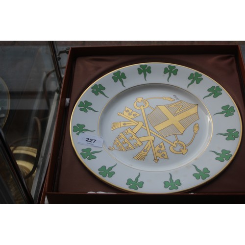 227 - Boxed Limited Edition (4664/5000) Gaius Plate commemorating His Holiness Pope John Paul II's Visit t... 