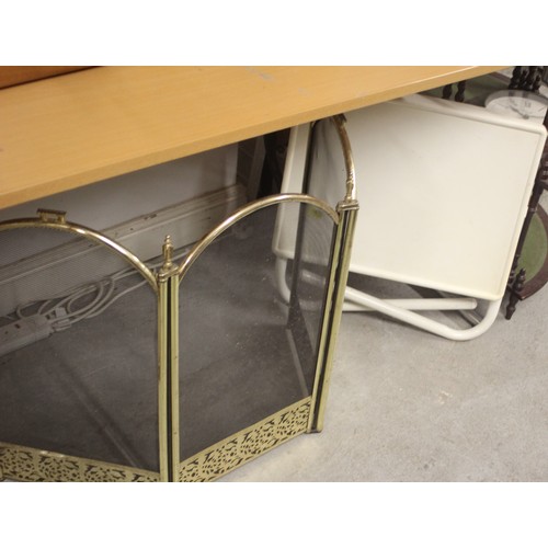 31 - Tablemate 2 Plastic Folding Table and Fireguard