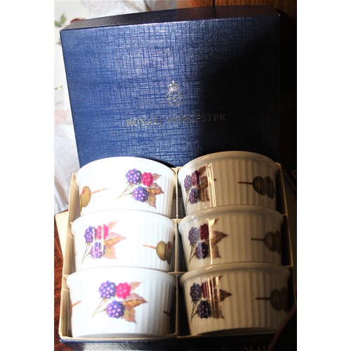 247 - Box of Six Royal Worcester Evesham Design Ramekins