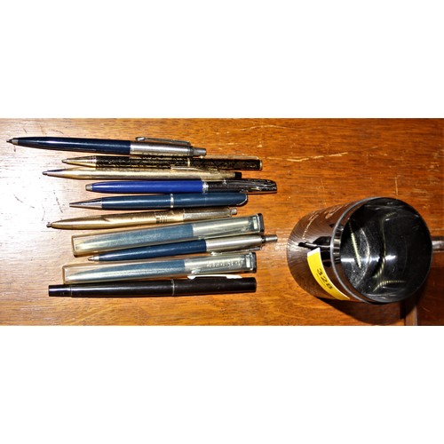 328 - A Selection of Good Quality Ballpoint Pens including Four Parker Pens