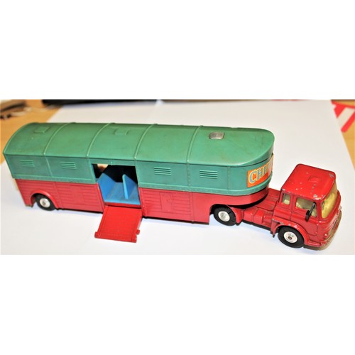 303 - Corgi Major Toys Bedford Articulated Horse Box - Chipperfield Circus