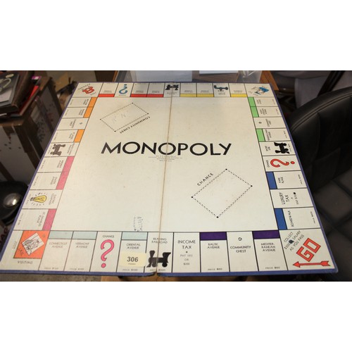 306 - 1920s/1930s USA Themed Monopoly Set (Manufactured in USA) Wooden Pieces complete