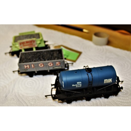 15 - Three Unboxed Wren OO Gauge Freight Wagons: Higgs Seven Plank Coal Wagon, Pycroft Granite Aggregates... 