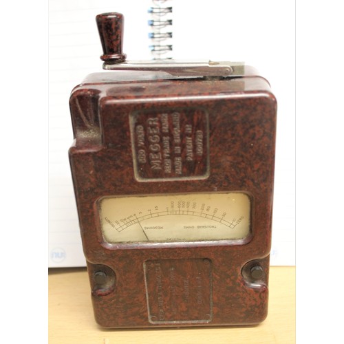 74 - Vintage 250 Volts Megger Meter by Evershed & Vignoles, Bakelite 1940s 50s - fashioned in red bakelit... 