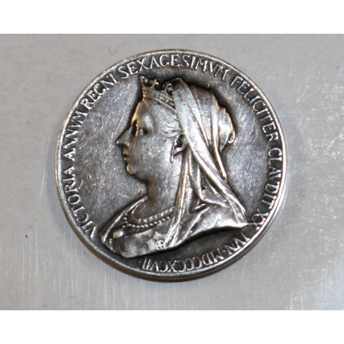 154 - A Queen Victoria 1897 Diamond Jubilee Commemorative Silver Medal in e/f Condition - 21 mm Diameter