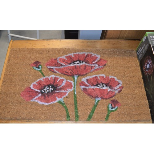 185 - Boxed Brand New Poppy Light and Poppy Door Mat