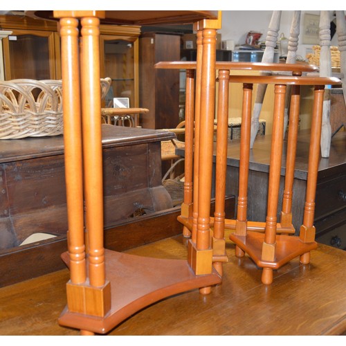 216 - A Circular Topped Hall/Reception/Telephone Table with Under-Drawer and a Nest of Two Matching Tables